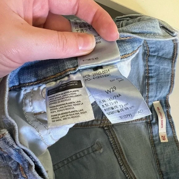 Levi’s Women's Denim Shorts - Picture 4 of 4